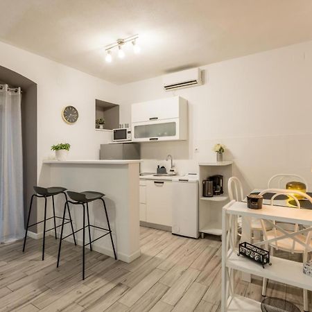 Apartments And Rooms Villa Lina Split Bagian luar foto