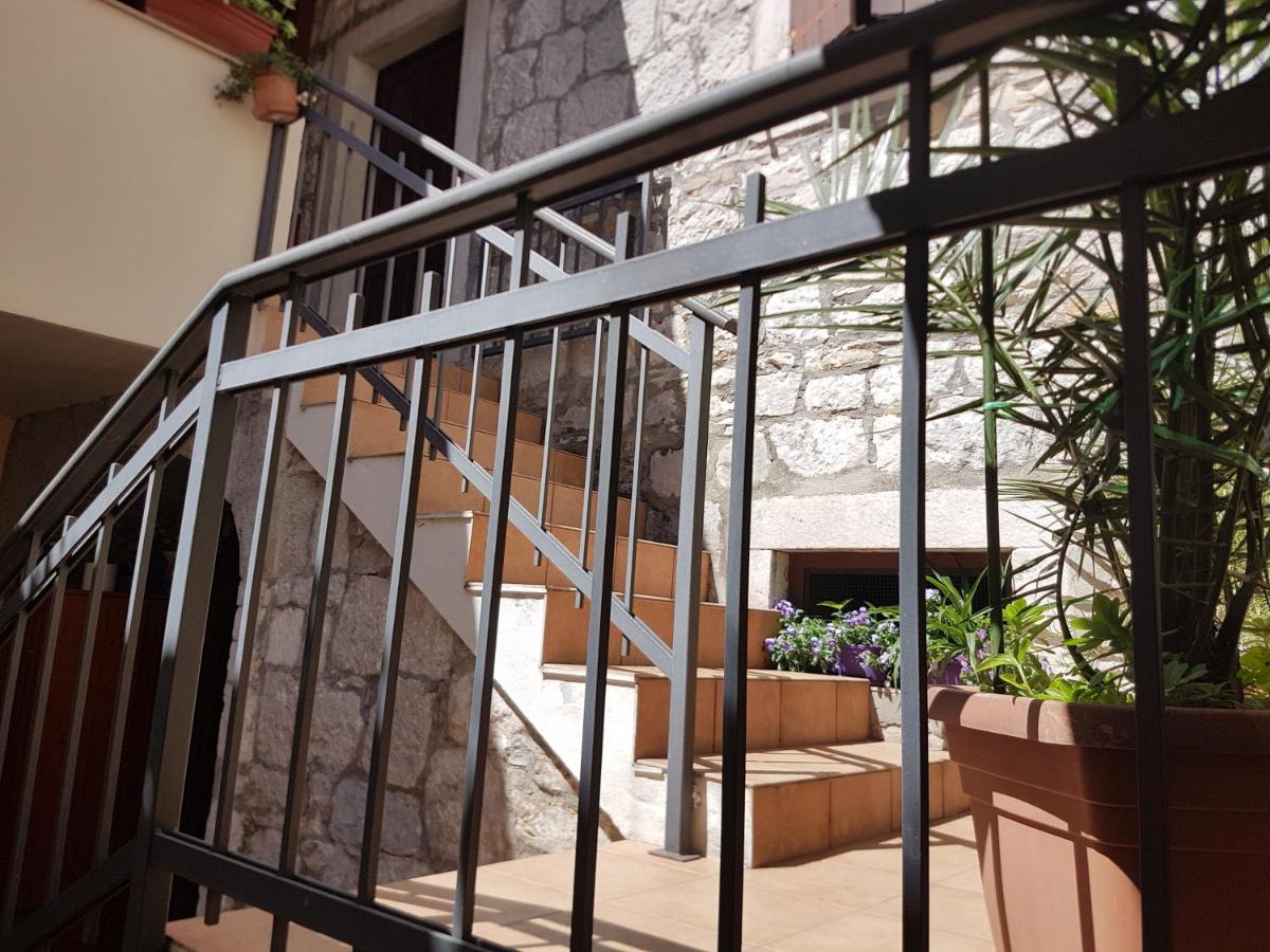 Apartments And Rooms Villa Lina Split Bagian luar foto