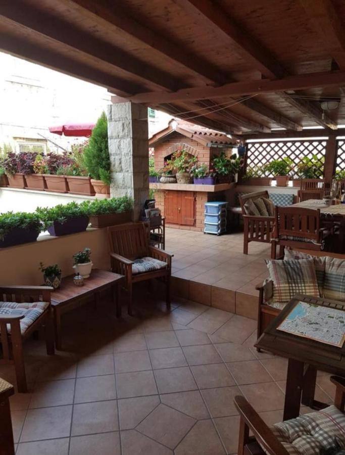Apartments And Rooms Villa Lina Split Bagian luar foto
