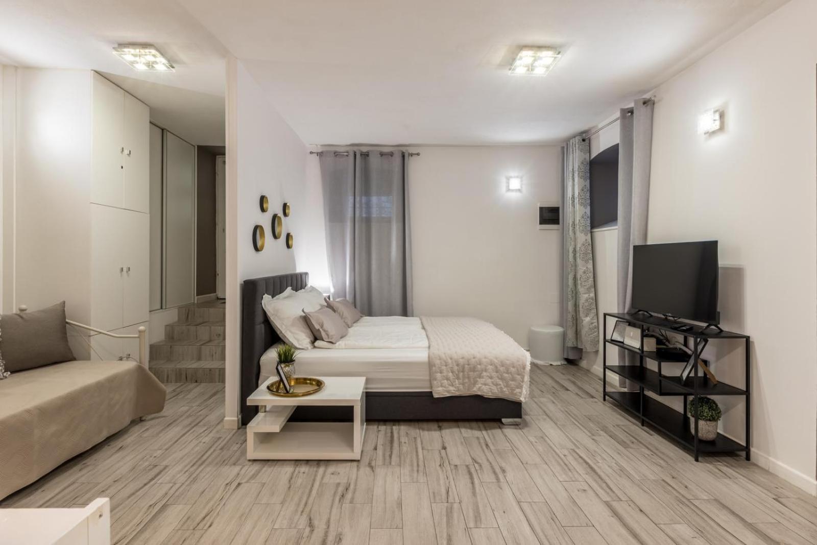 Apartments And Rooms Villa Lina Split Bagian luar foto