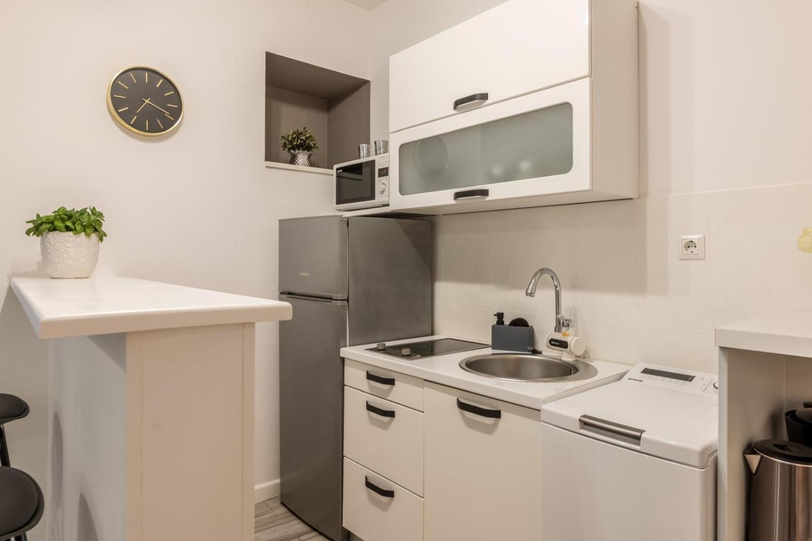Apartments And Rooms Villa Lina Split Bagian luar foto