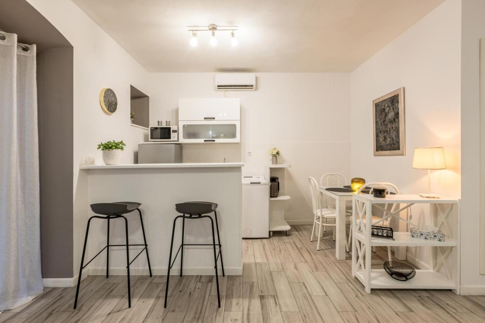 Apartments And Rooms Villa Lina Split Bagian luar foto