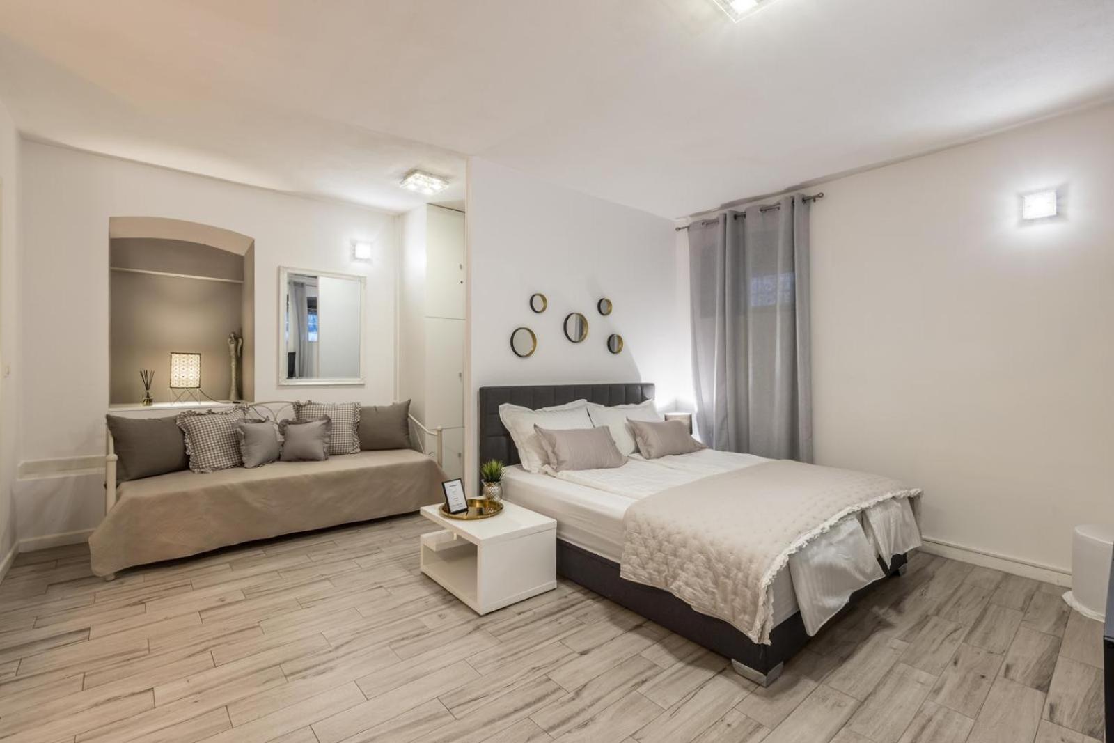 Apartments And Rooms Villa Lina Split Bagian luar foto