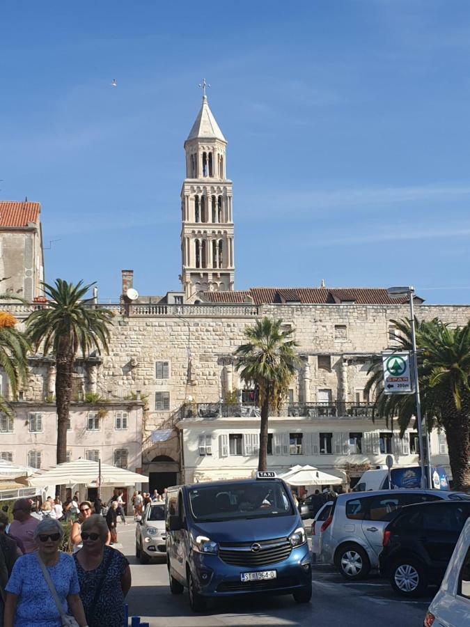 Apartments And Rooms Villa Lina Split Bagian luar foto