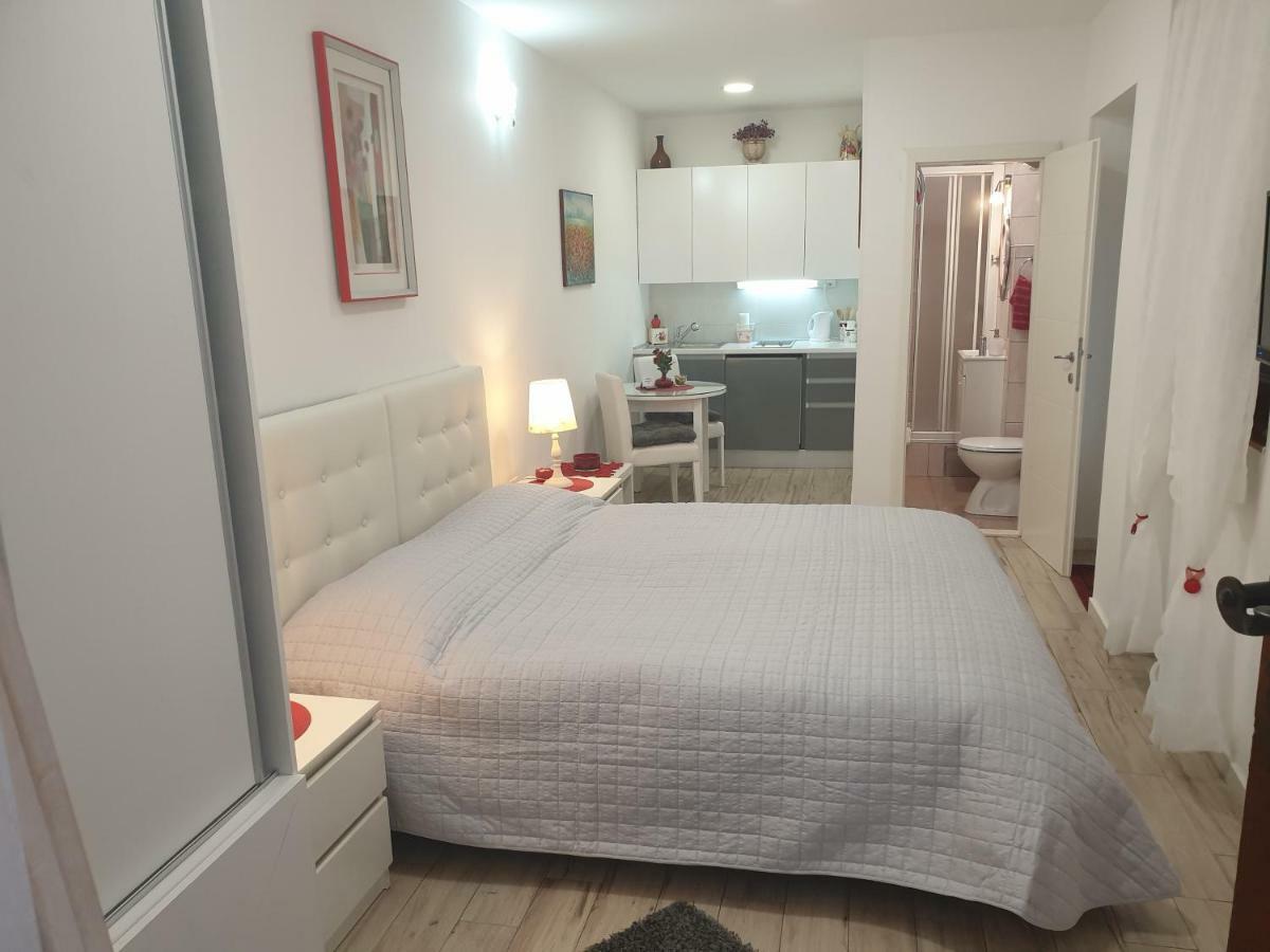 Apartments And Rooms Villa Lina Split Bagian luar foto