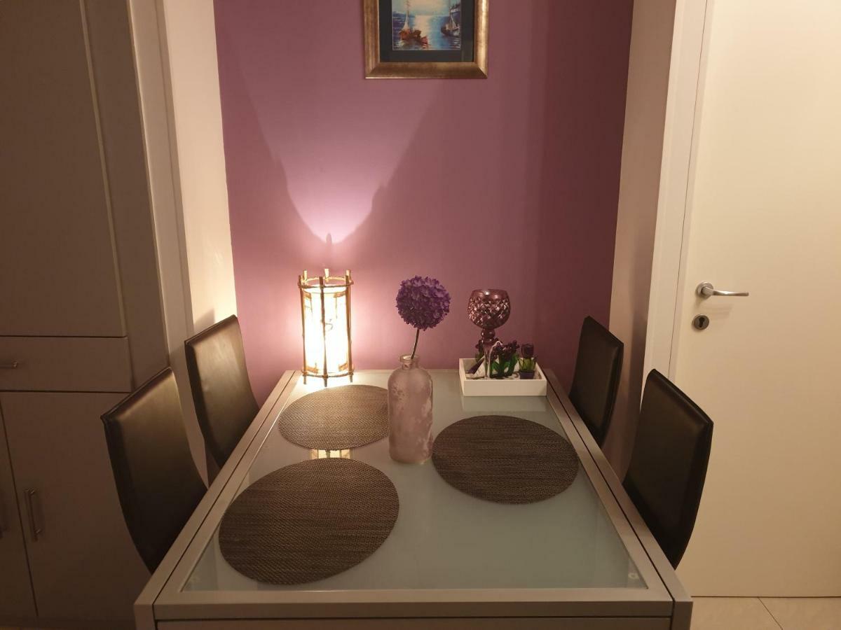 Apartments And Rooms Villa Lina Split Bagian luar foto