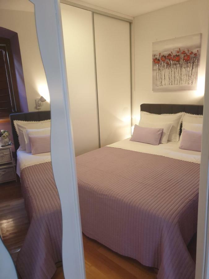 Apartments And Rooms Villa Lina Split Bagian luar foto